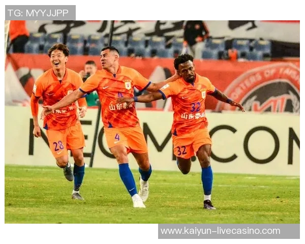 亚冠小组赛精彩对决山东泰山以三球优势战胜对手展现强大实力